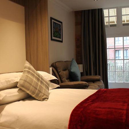 Waters Edge At Cocoa Suites York Eksteriør billede