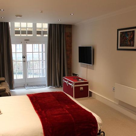 Waters Edge At Cocoa Suites York Eksteriør billede