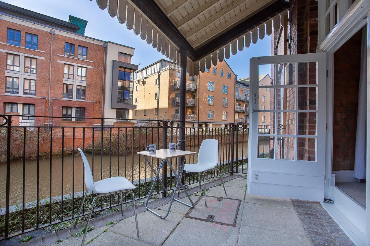 Waters Edge At Cocoa Suites York Eksteriør billede