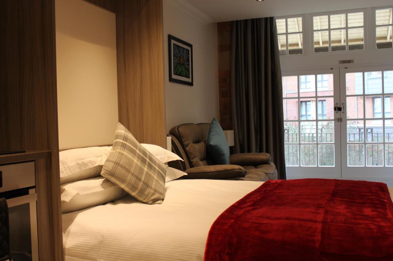 Waters Edge At Cocoa Suites York Eksteriør billede