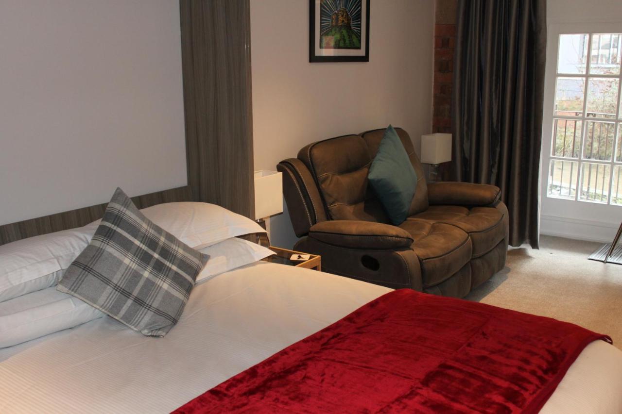 Waters Edge At Cocoa Suites York Eksteriør billede